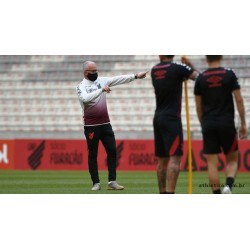 Dupla Atletiba em ação na noite da quarta feira pela Série A